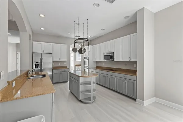 $900,000 | 8134 Santa Rosa Court, Sarasota, FL 34243