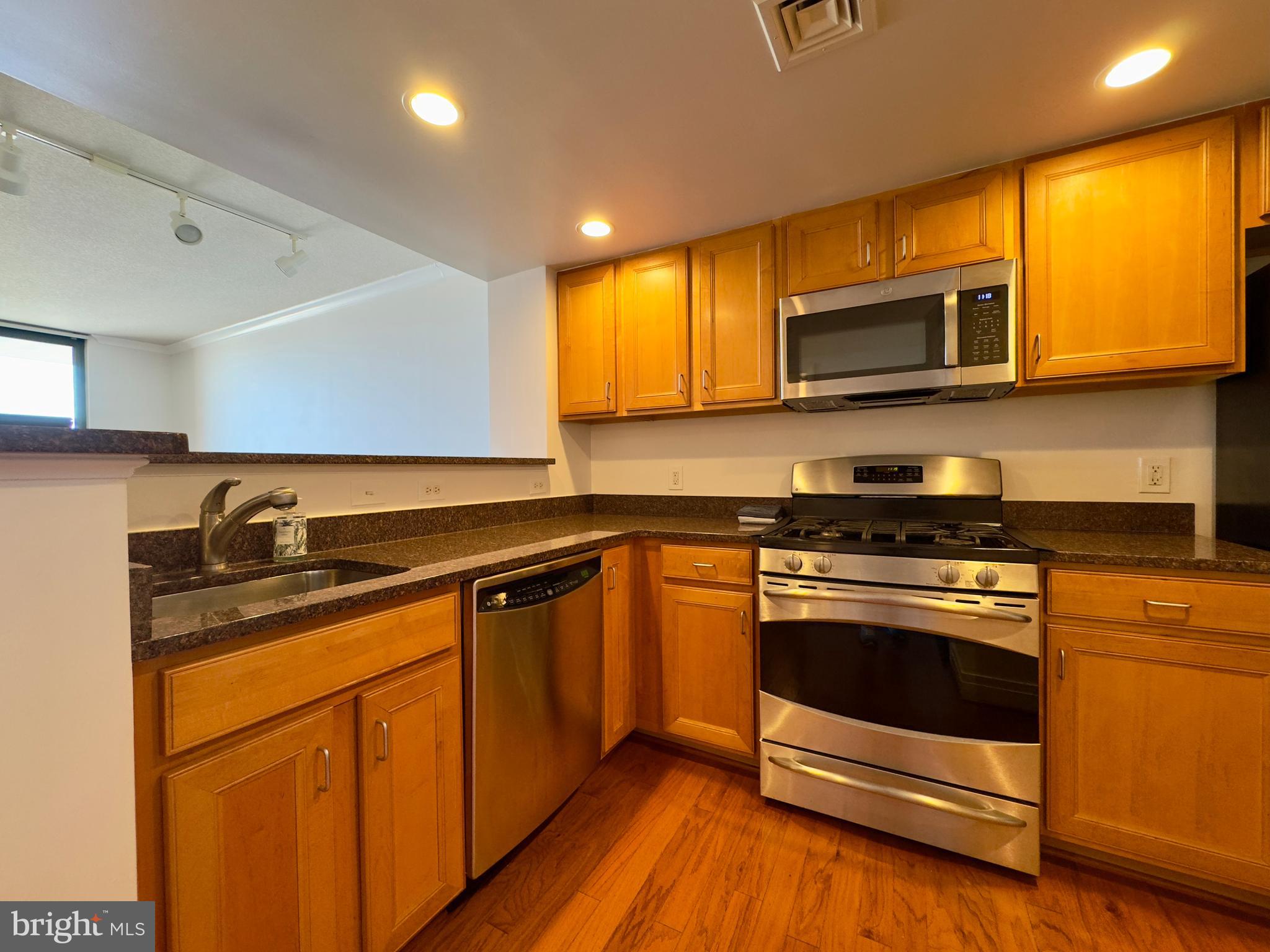 414 Water Street, Unit 2306 Baltimore, MD 21202 - Photo 4 of 13