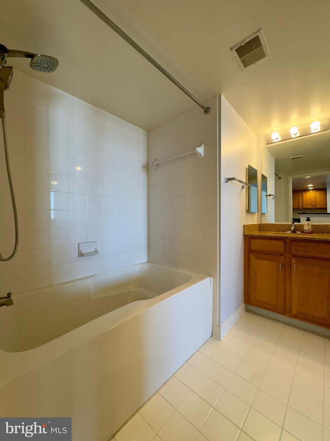 414 Water Street, Unit 2306 Baltimore, MD 21202 - Photo 10 of 13