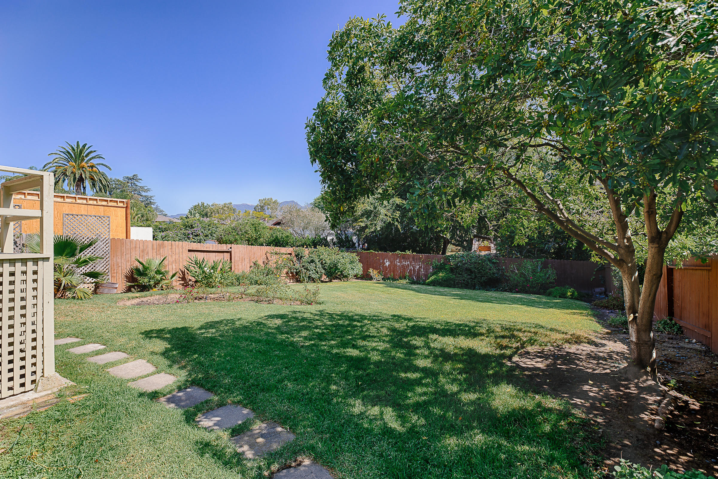 2928 Hermosa Road Santa Barbara, CA 93105 - Photo 20 of 24 Rear yard
