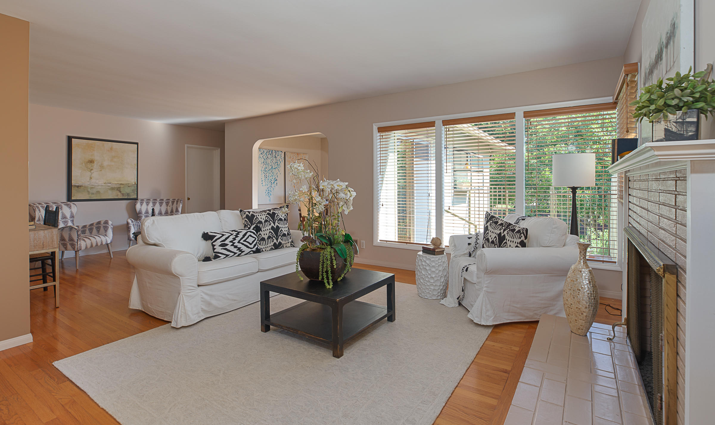 2928 Hermosa Road Santa Barbara, CA 93105 - Photo 4 of 24 Living Room