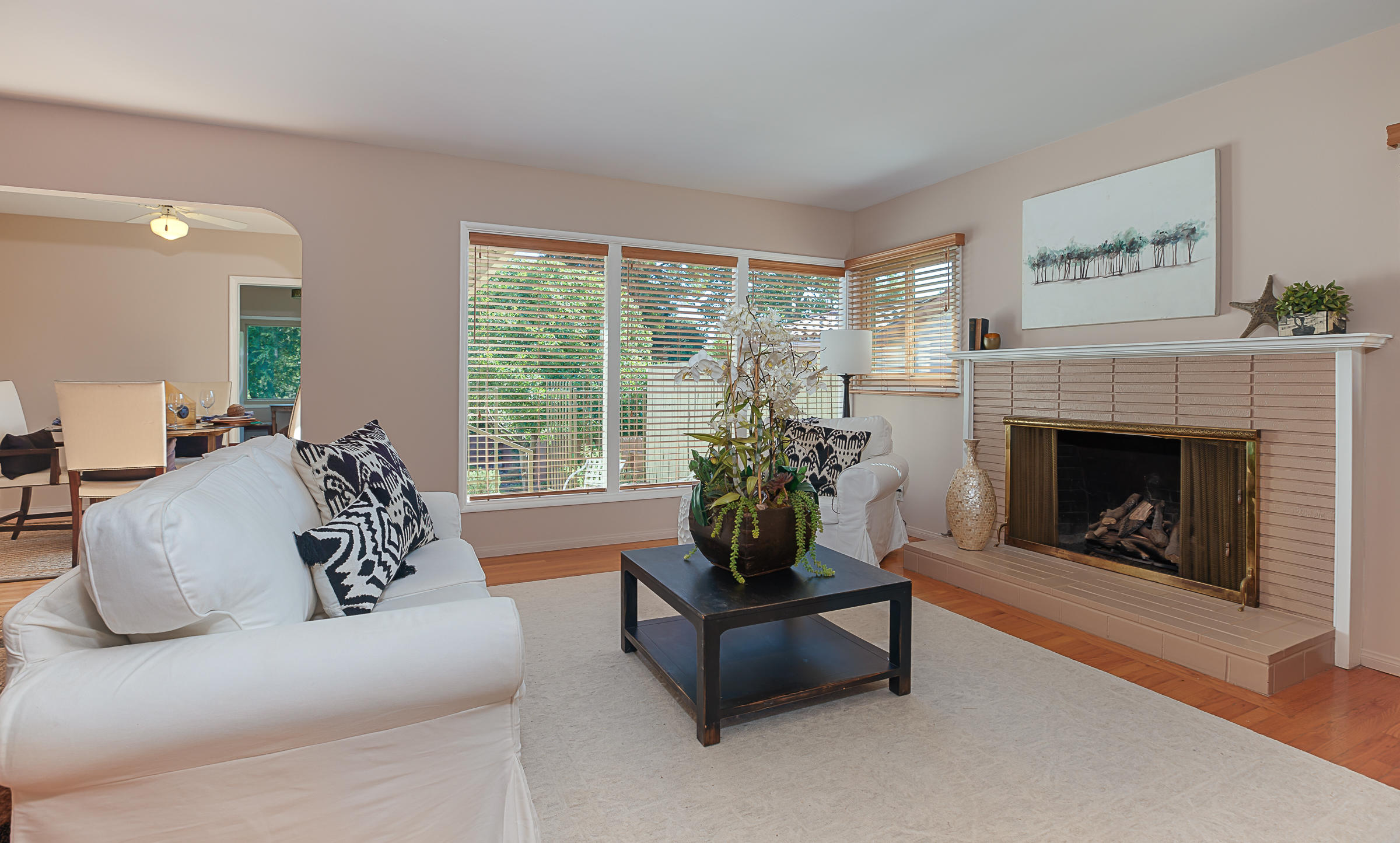 2928 Hermosa Road Santa Barbara, CA 93105 - Photo 5 of 24 Living Room