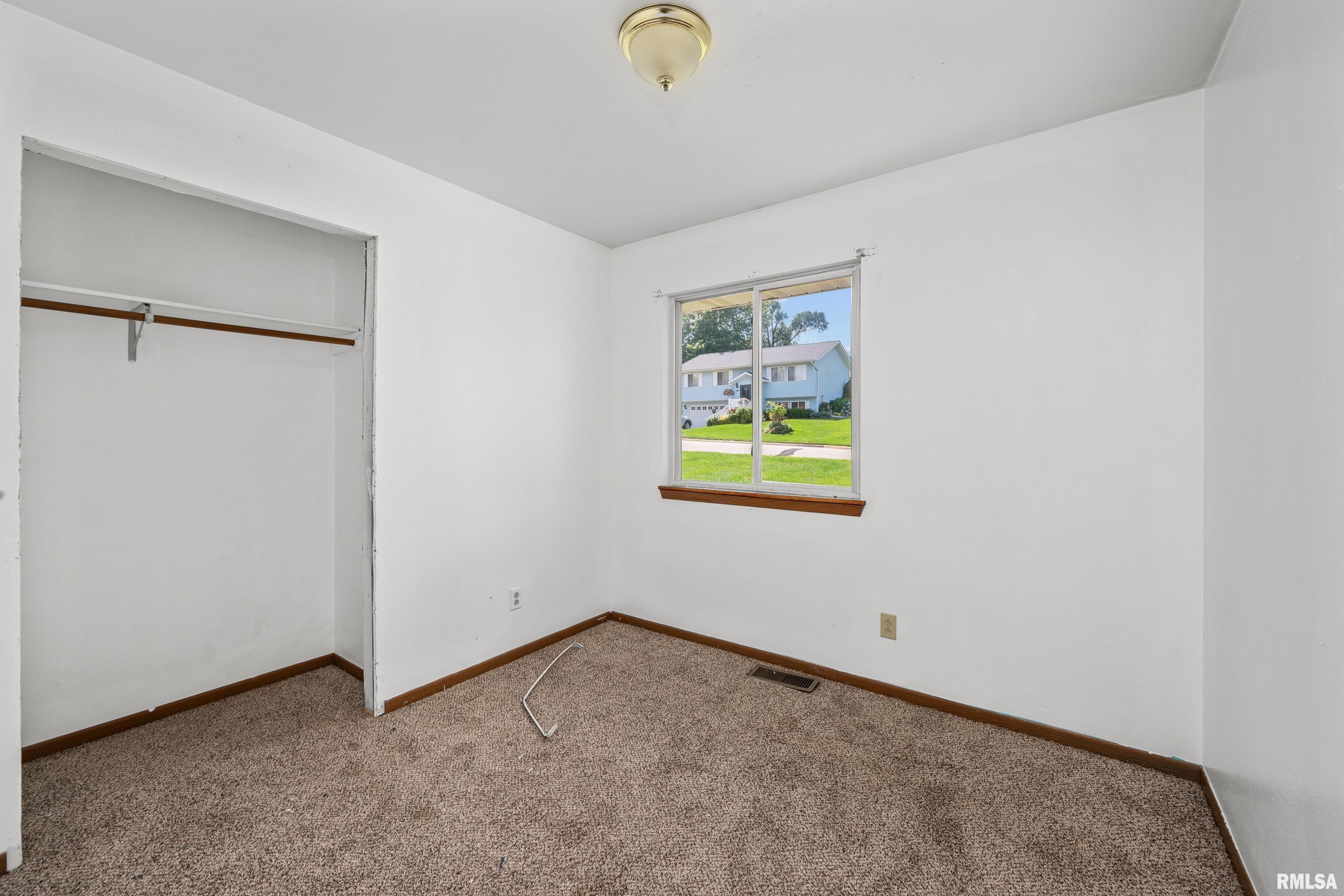 210 North Adams Street Andrew, IA 52030 - Photo 11 of 23