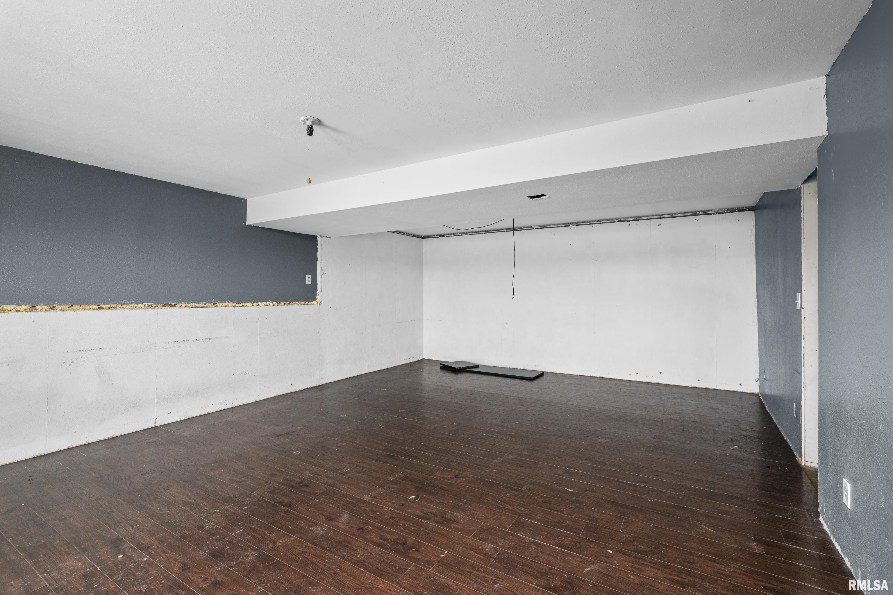 210 North Adams Street Andrew, IA 52030 - Photo 19 of 23