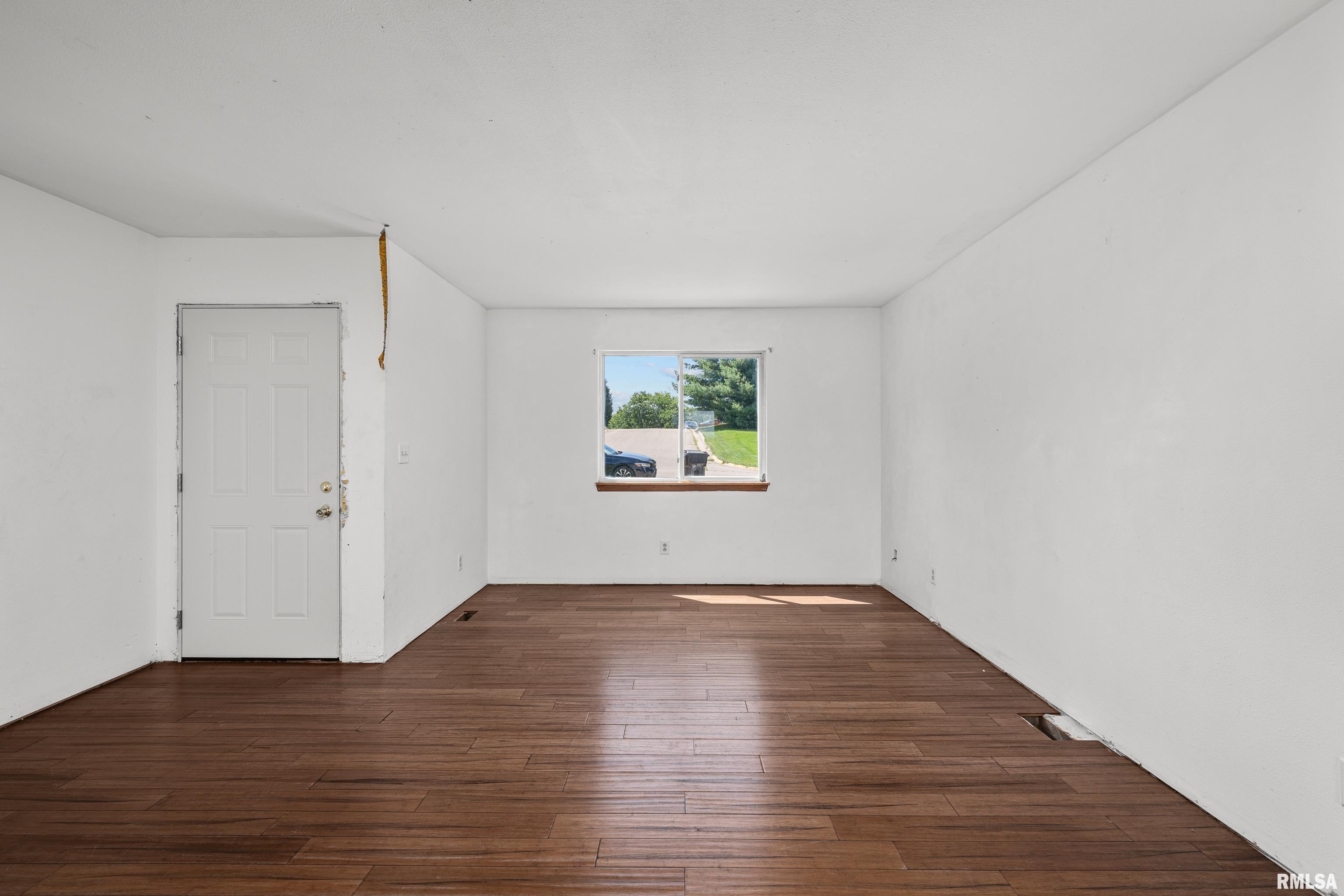 210 North Adams Street Andrew, IA 52030 - Photo 6 of 23