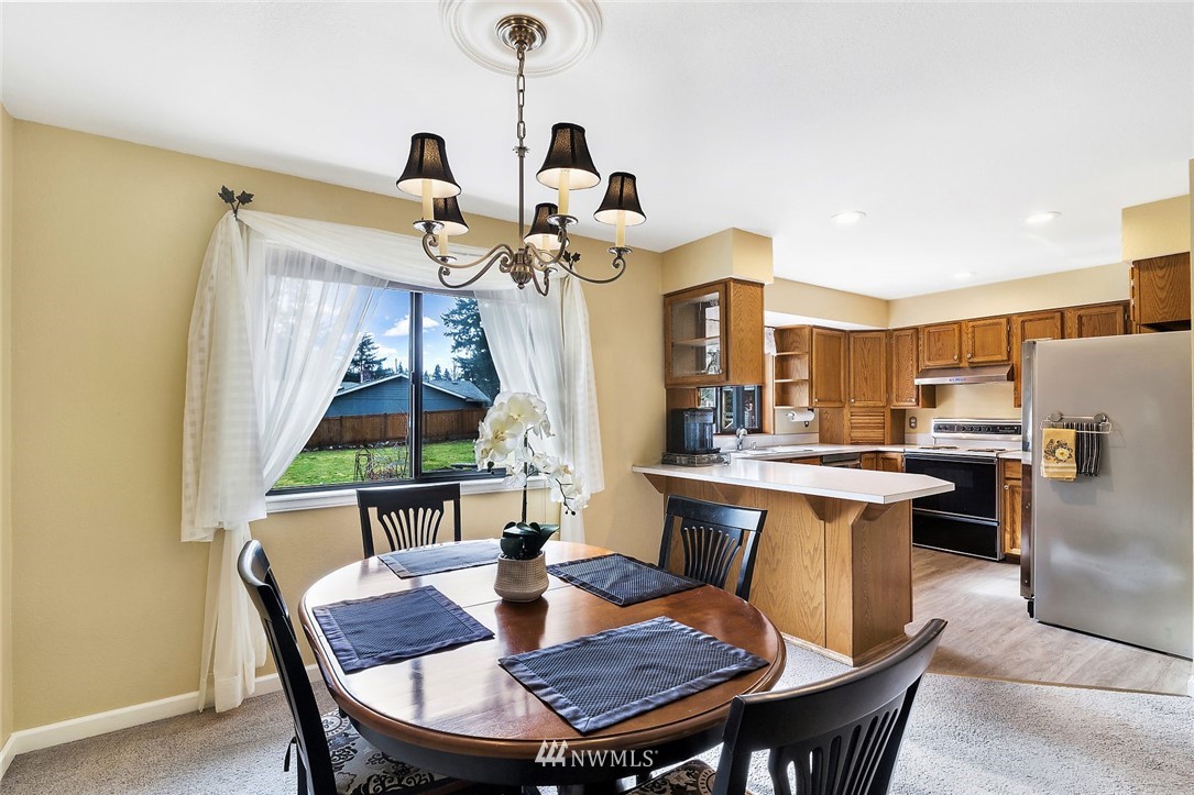 6 South Bellflower Road Bothell, WA 98012 - Photo 9 of 25