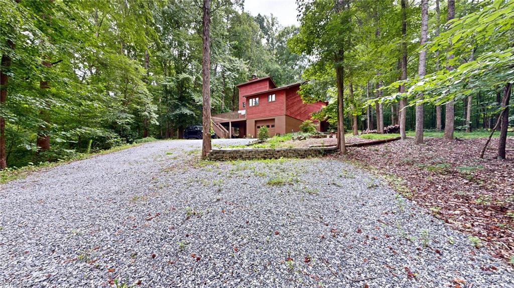 689 Barker Road Winston-Salem, NC 27107 - Photo 1 of 41