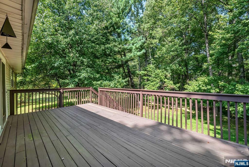 21 Alida Place Ramsey, NJ 07446 - Photo 32 of 36