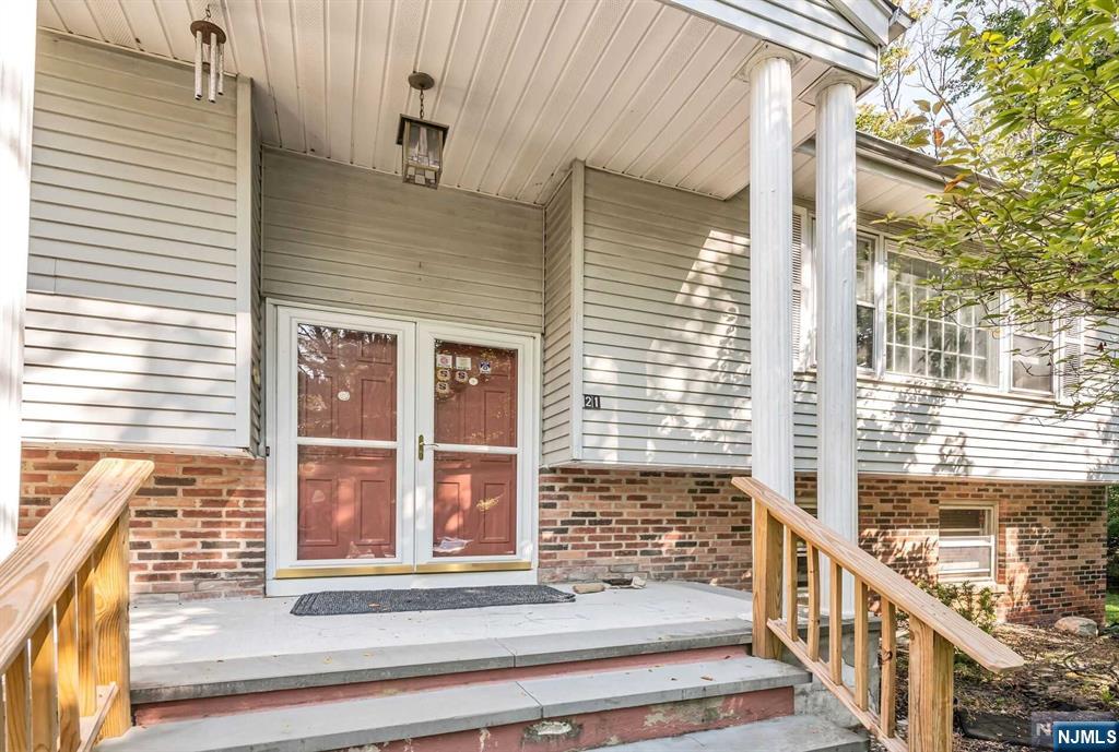 21 Alida Place Ramsey, NJ 07446 - Photo 4 of 36