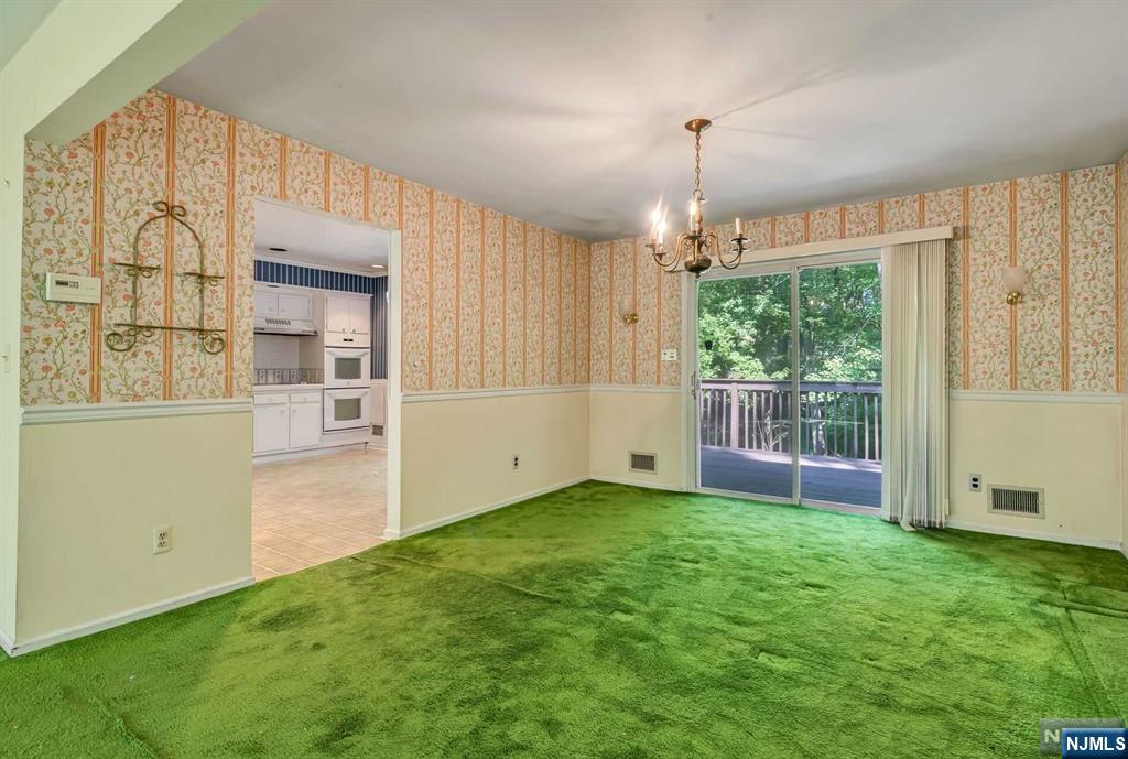 21 Alida Place Ramsey, NJ 07446 - Photo 8 of 36