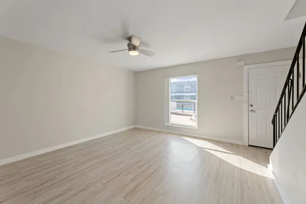 $1,250 | 5005 Manor Road, Unit 123, Austin, TX 78723