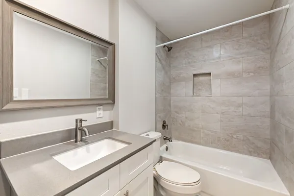 $1,250 | 5005 Manor Road, Unit 123, Austin, TX 78723