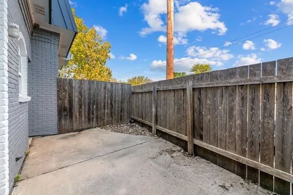 $1,250 | 5005 Manor Road, Unit 123, Austin, TX 78723