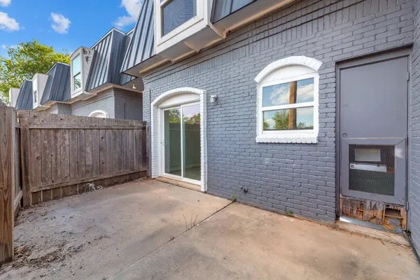 $1,250 | 5005 Manor Road, Unit 123, Austin, TX 78723
