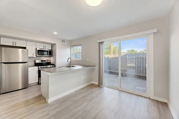 $1,250 | 5005 Manor Road, Unit 123, Austin, TX 78723