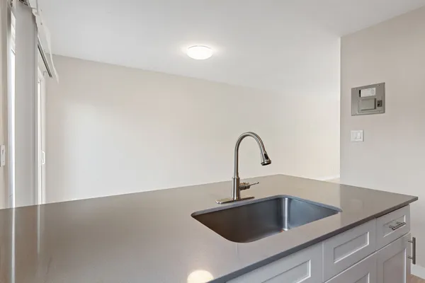 $1,250 | 5005 Manor Road, Unit 123, Austin, TX 78723