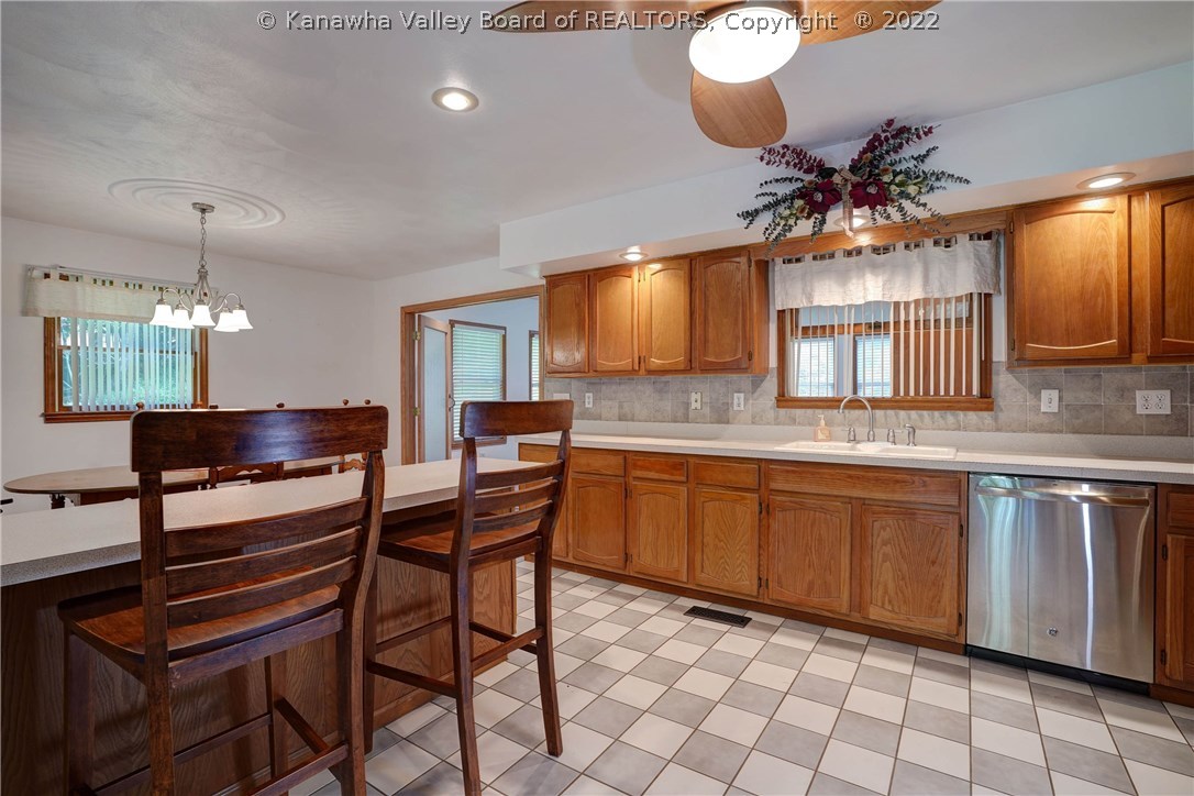 4755 Fire Creek Road Charleston, WV 25313 - Photo 11 of 30 Gallery Image 11