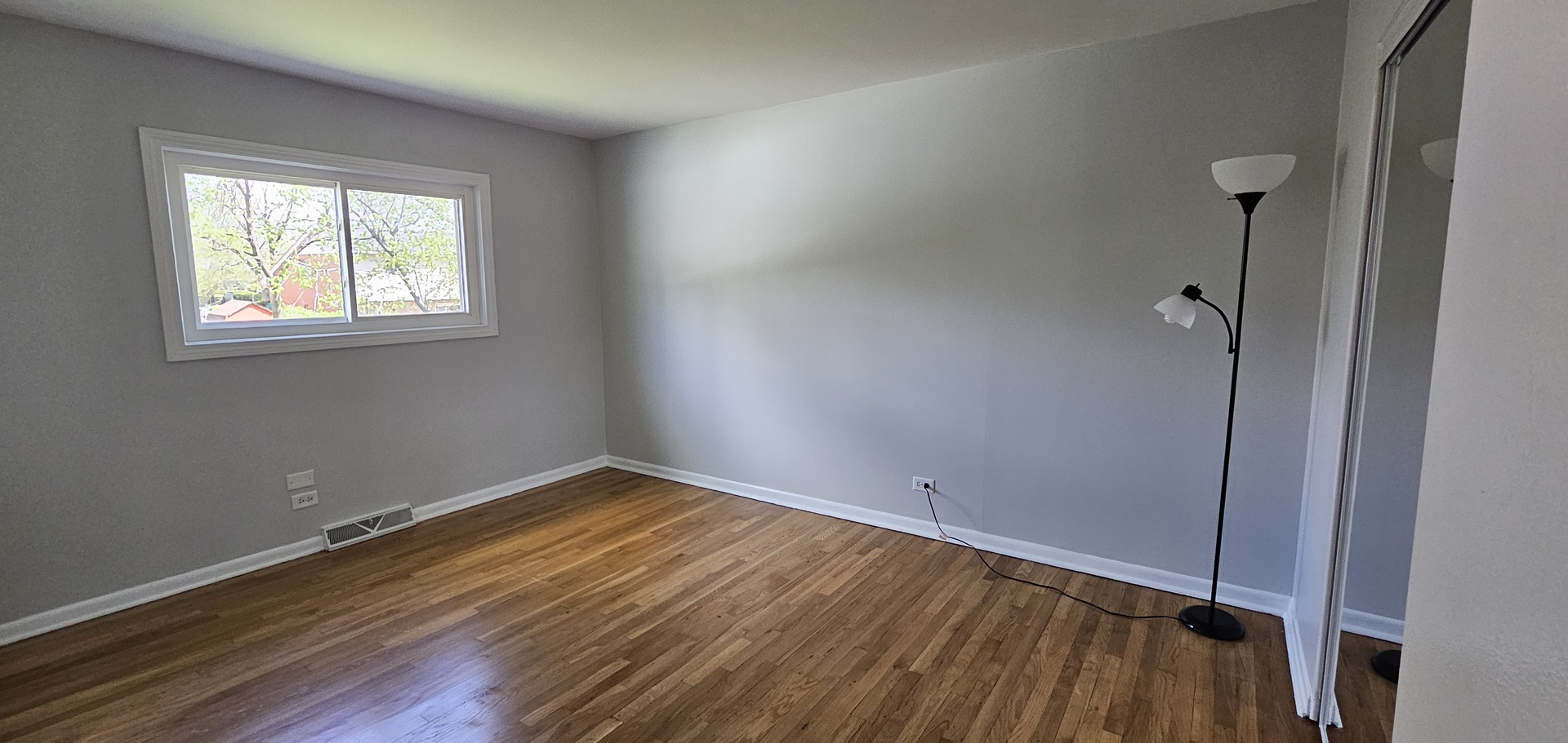 9449 Dee Road Des Plaines, IL 60016 - Photo 12 of 18