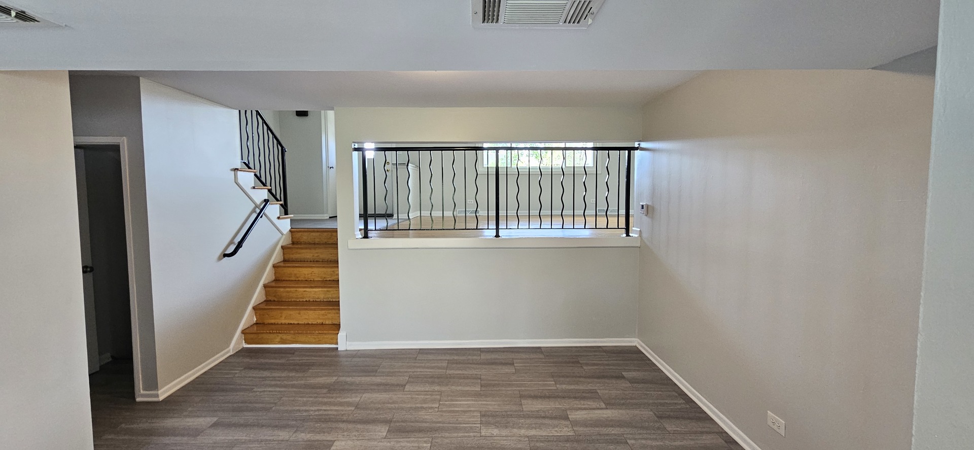 9449 Dee Road Des Plaines, IL 60016 - Photo 7 of 18