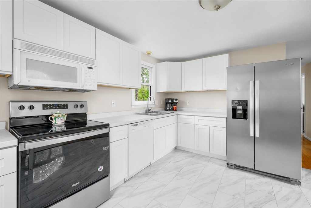 171 Wheeler Road Mashpee, MA 02649 - Photo 8 of 31 Gallery Image 8