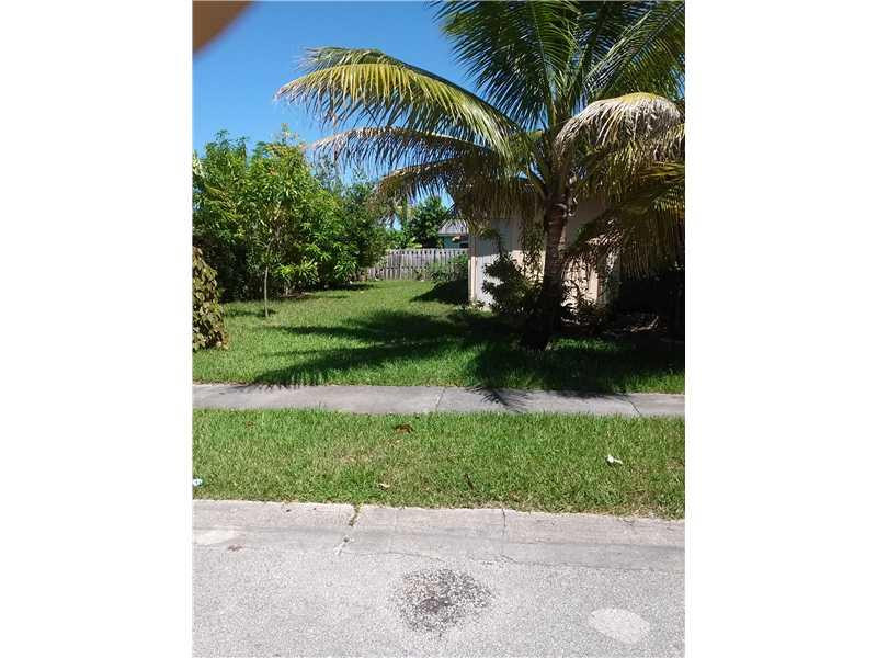 9089 Southwest 1st Road Boca Raton, FL 33428 - Photo 5 of 30 Exterior Front