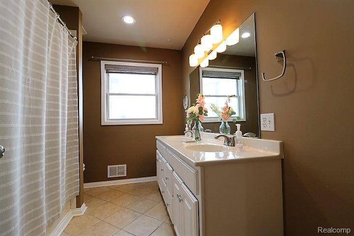 855 Brown City Road Imlay City, MI 48444 - Photo 16 of 36 Gallery Image 16