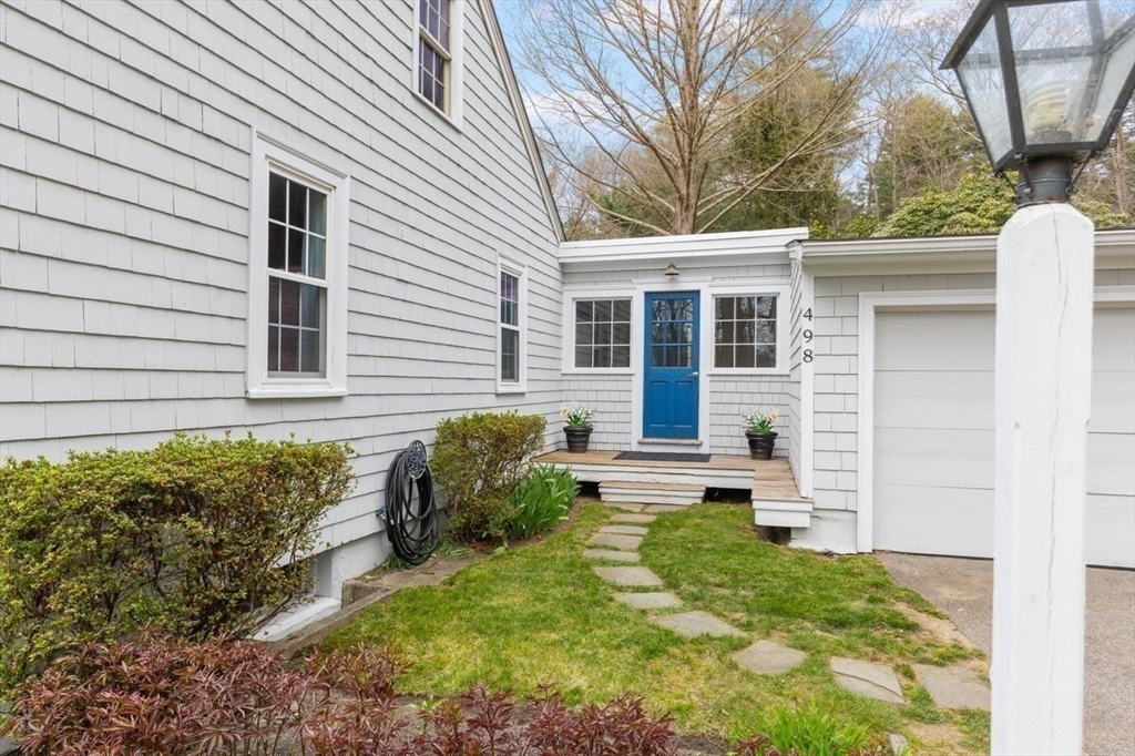 498 North Main Street Cohasset, MA 02025 - Photo 6 of 36