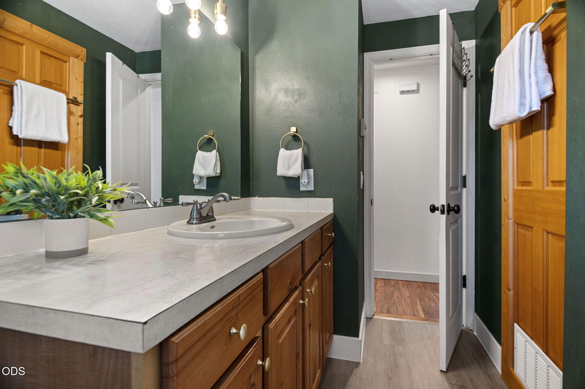 21360 Keyte Road Bend, OR 97701 - Photo 18 of 26 Gallery Image 18