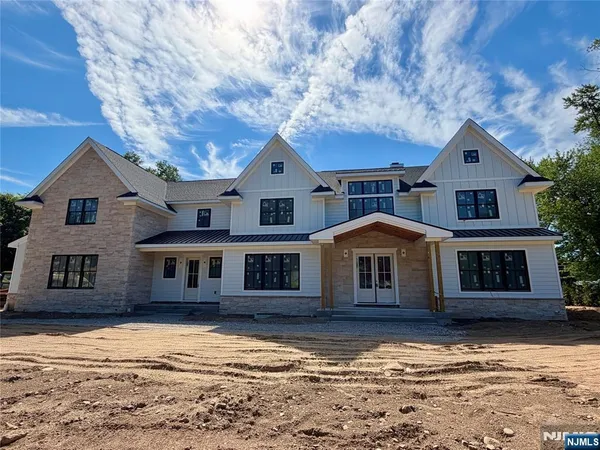 $3,898,000 | 776 Comanche Lane, Franklin Lakes, NJ 07417