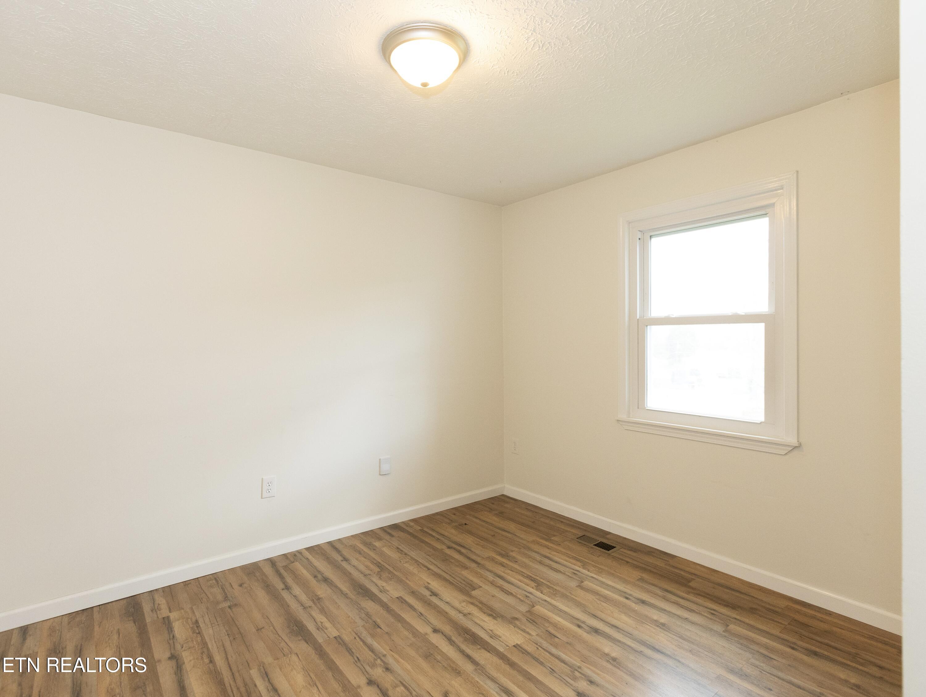 136 Springview Drive La Follette, TN 37766 - Photo 15 of 24 IMG_0131