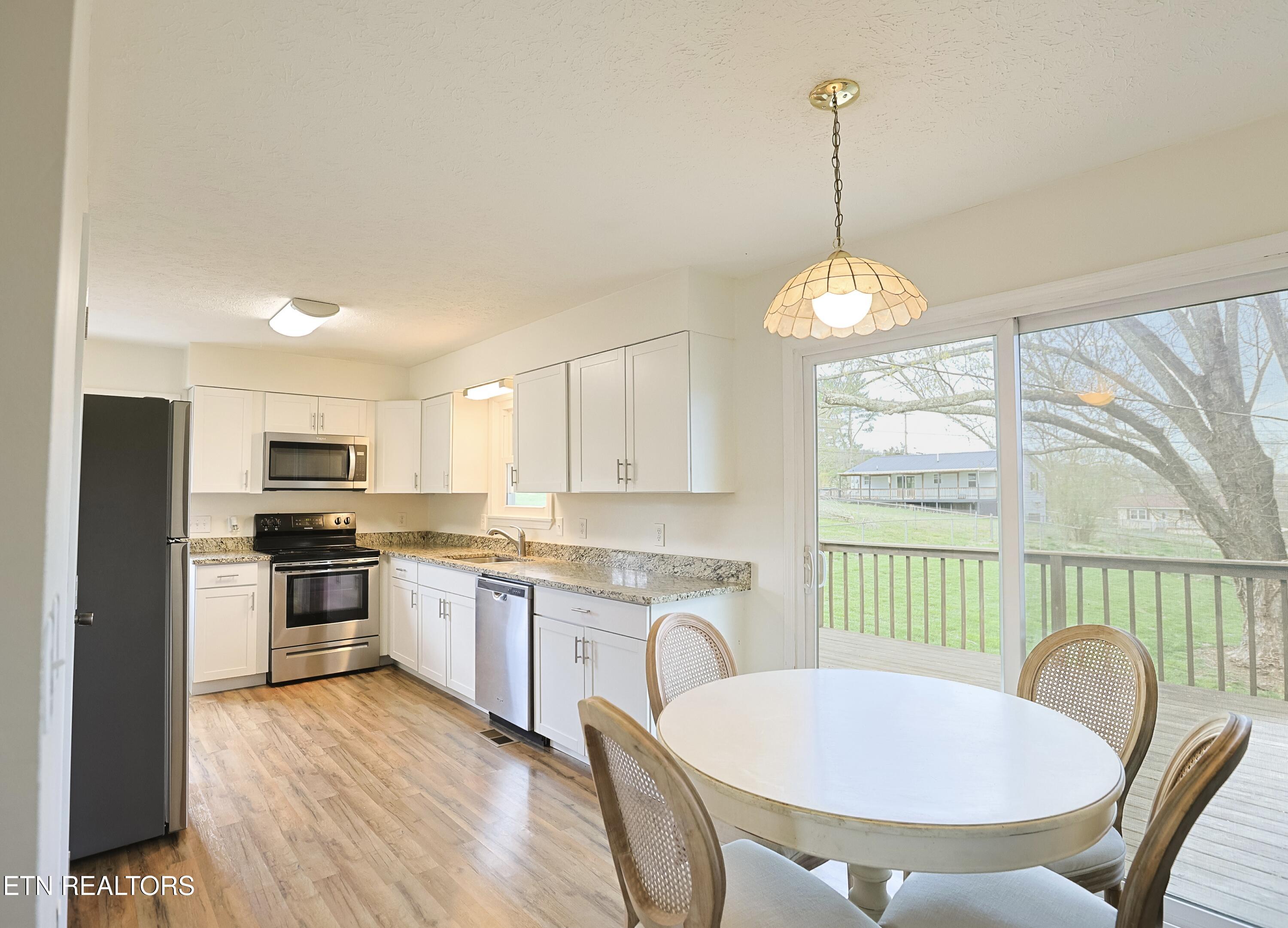 136 Springview Drive La Follette, TN 37766 - Photo 8 of 24 IMG_0126