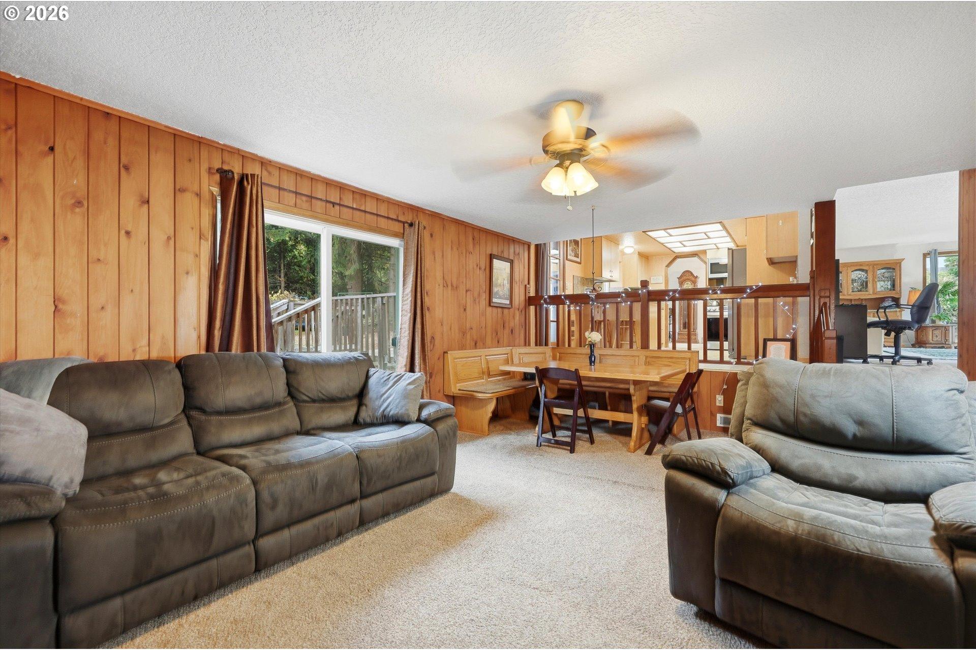 36305 Yocum Loop Sandy, OR 97055 - Photo 11 of 36 Gallery Image 11