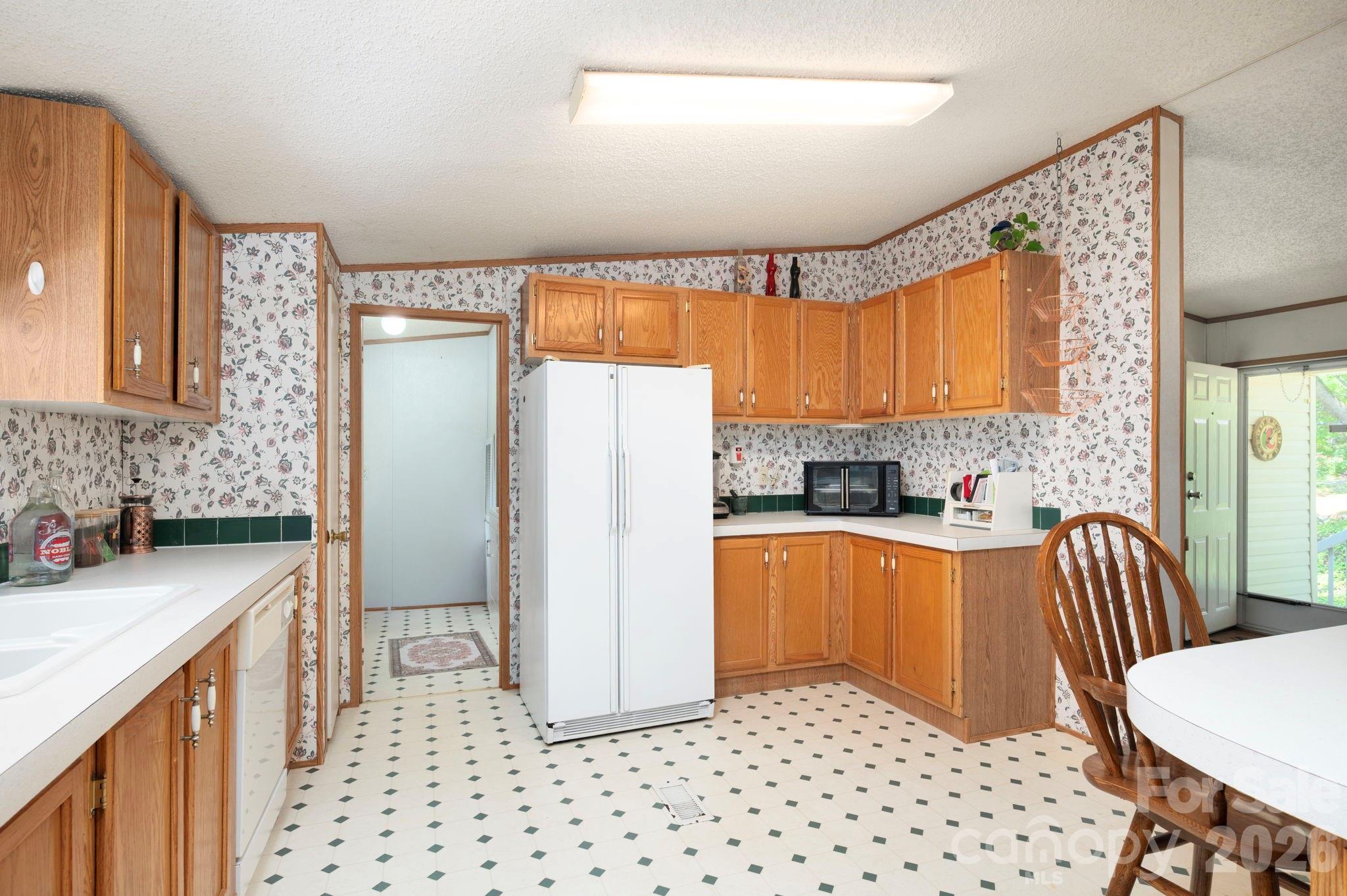 66 Green Oak Road Asheville, NC 28804 - Photo 14 of 35