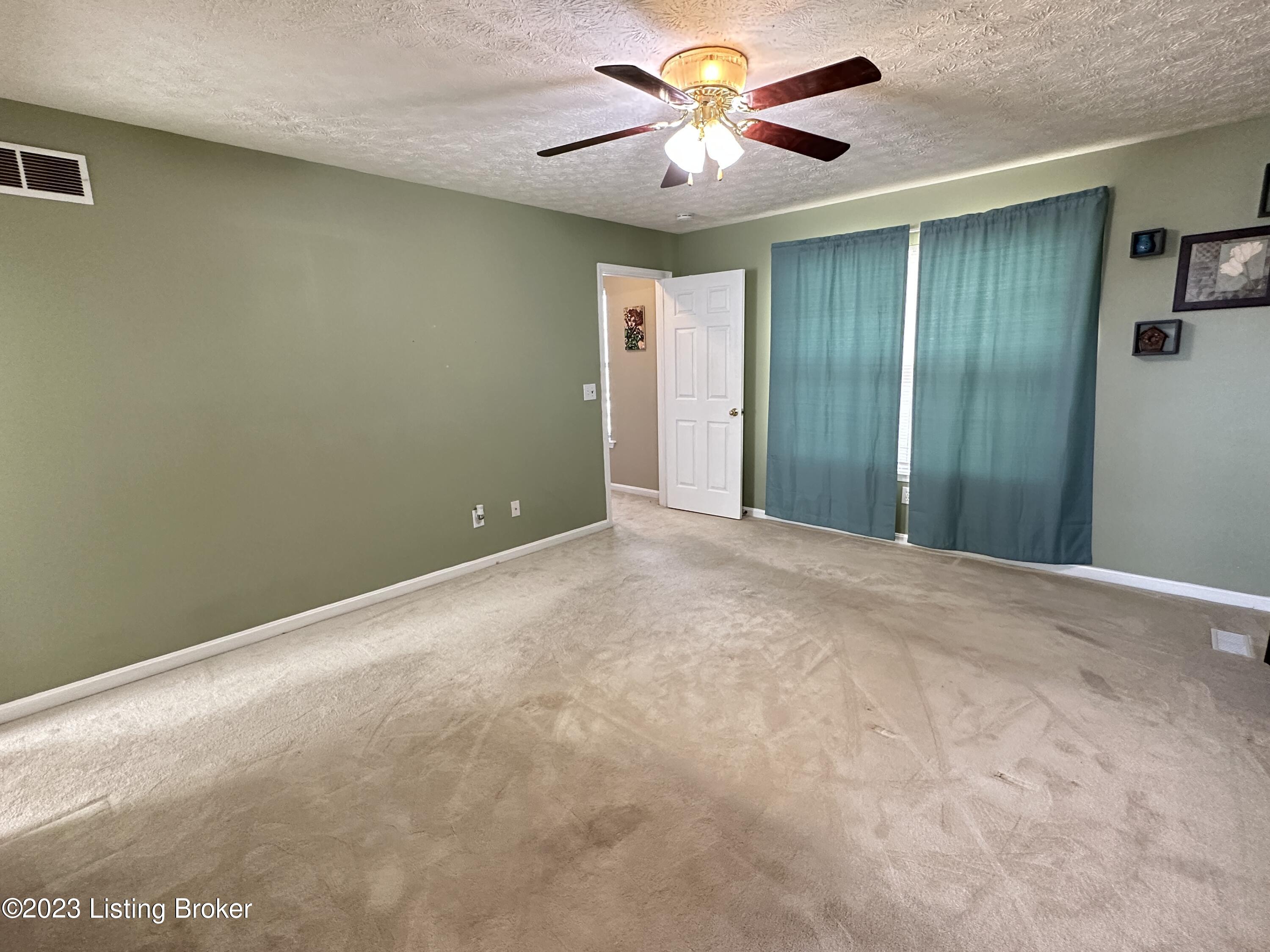 7835 Lariat Road Louisville, KY 40219 - Photo 22 of 46 a2cee215b38ba01565a4eeba2732f6fdeba6a02b