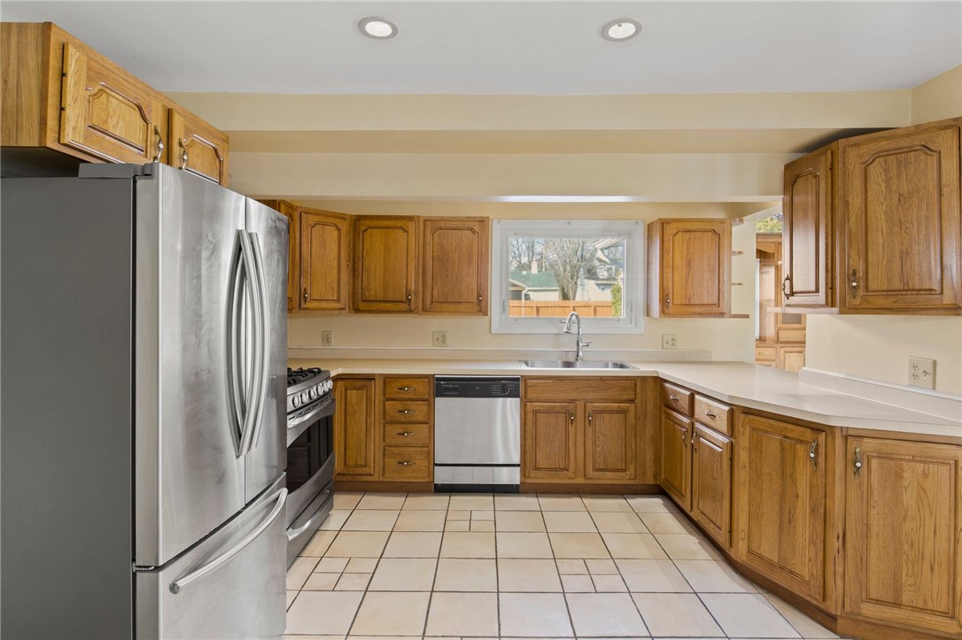 87 Armstrong Road Greece, NY 14616 - Photo 13 of 29