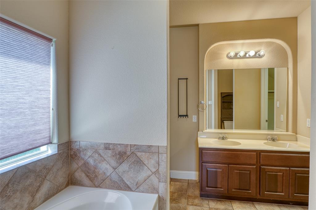 11033 Desert Willow Loop Austin, TX 78748 - Photo 8 of 19