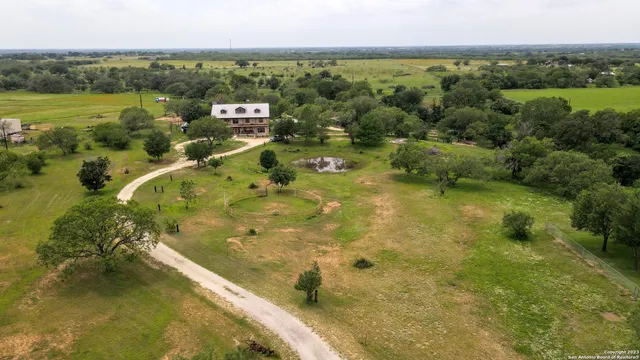 $888,000 | 8389 East E Loop 1604 S, Adkins, TX 78101