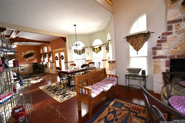 $888,000 | 8389 East E Loop 1604 S, Adkins, TX 78101