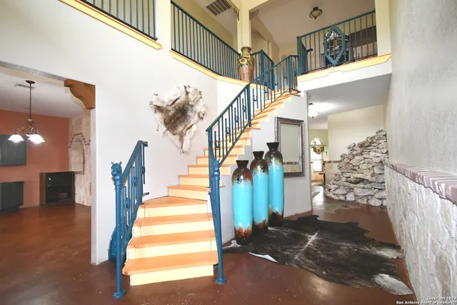 $888,000 | 8389 East E Loop 1604 S, Adkins, TX 78101