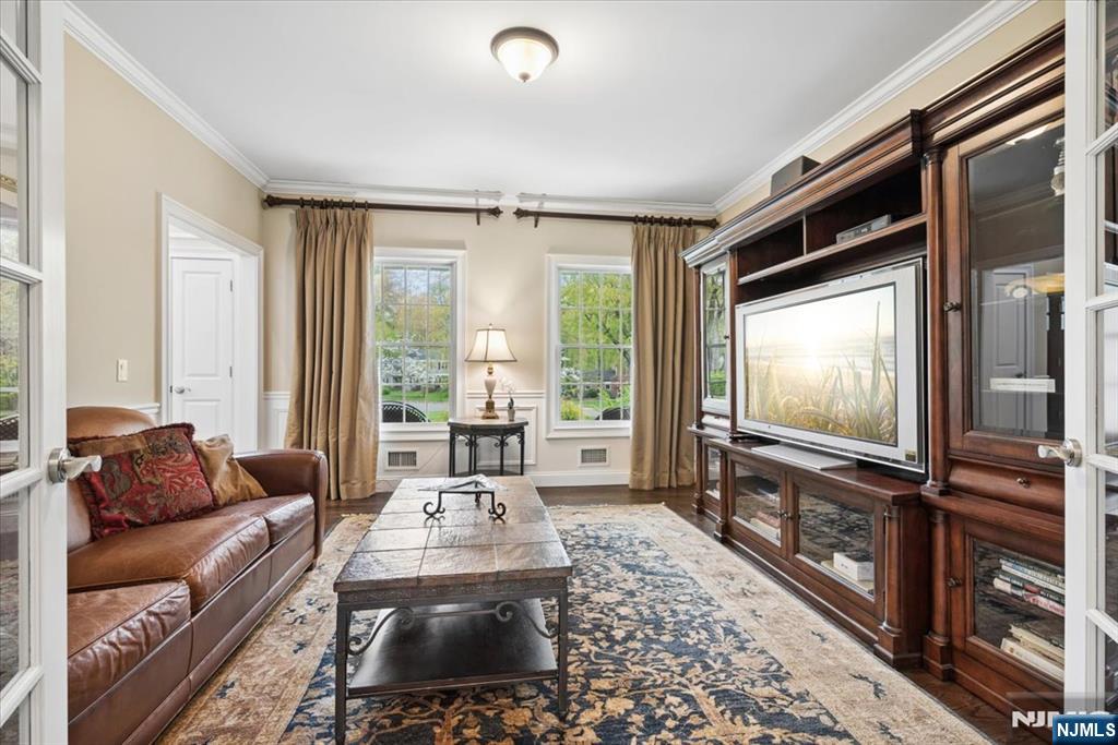 8 Forest Drive Mendham, NJ 07945 - Photo 8 of 43