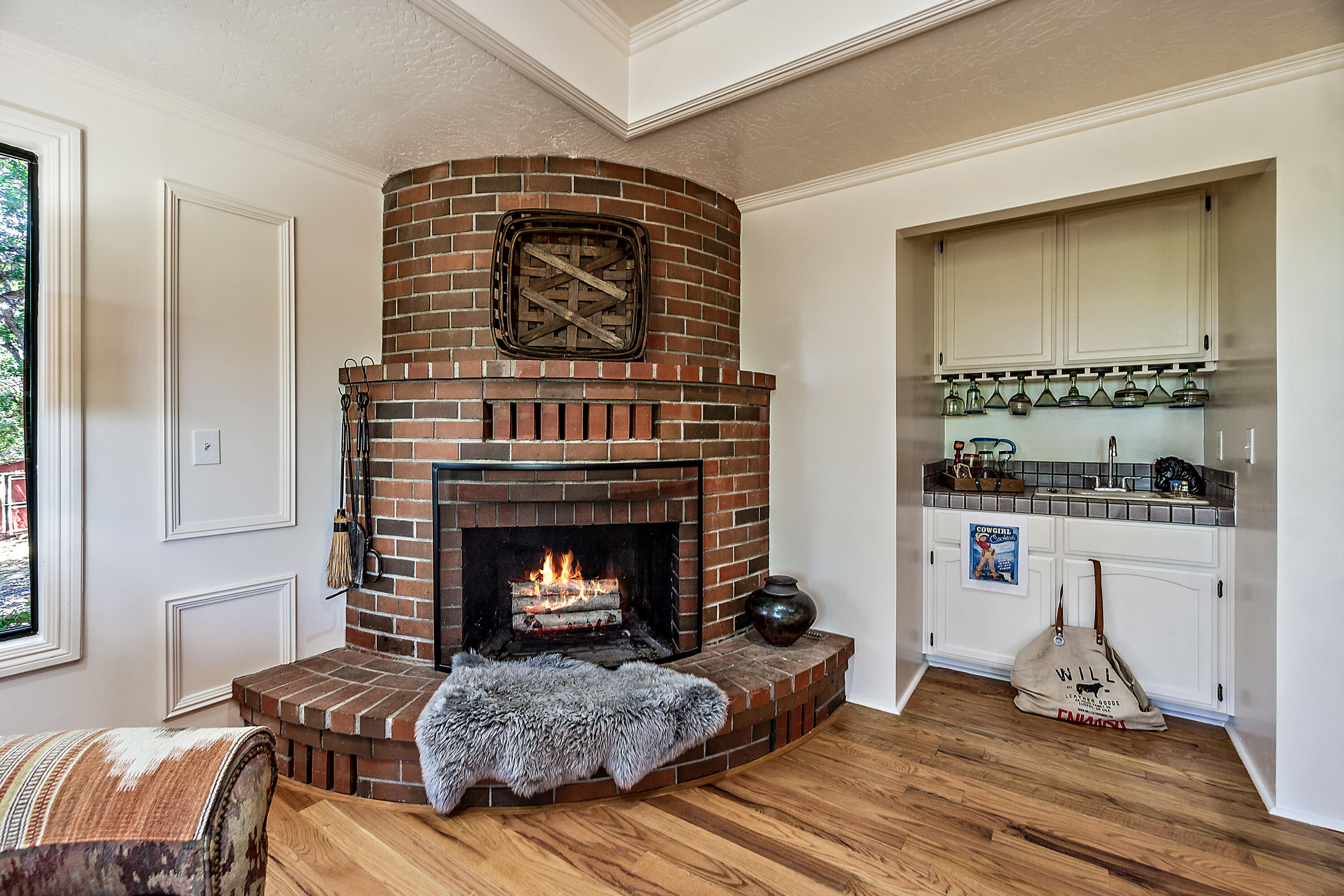 3000 Meridian Road Eagle Point, OR 97524 - Photo 32 of 53 a living room with furniture and a fireplace