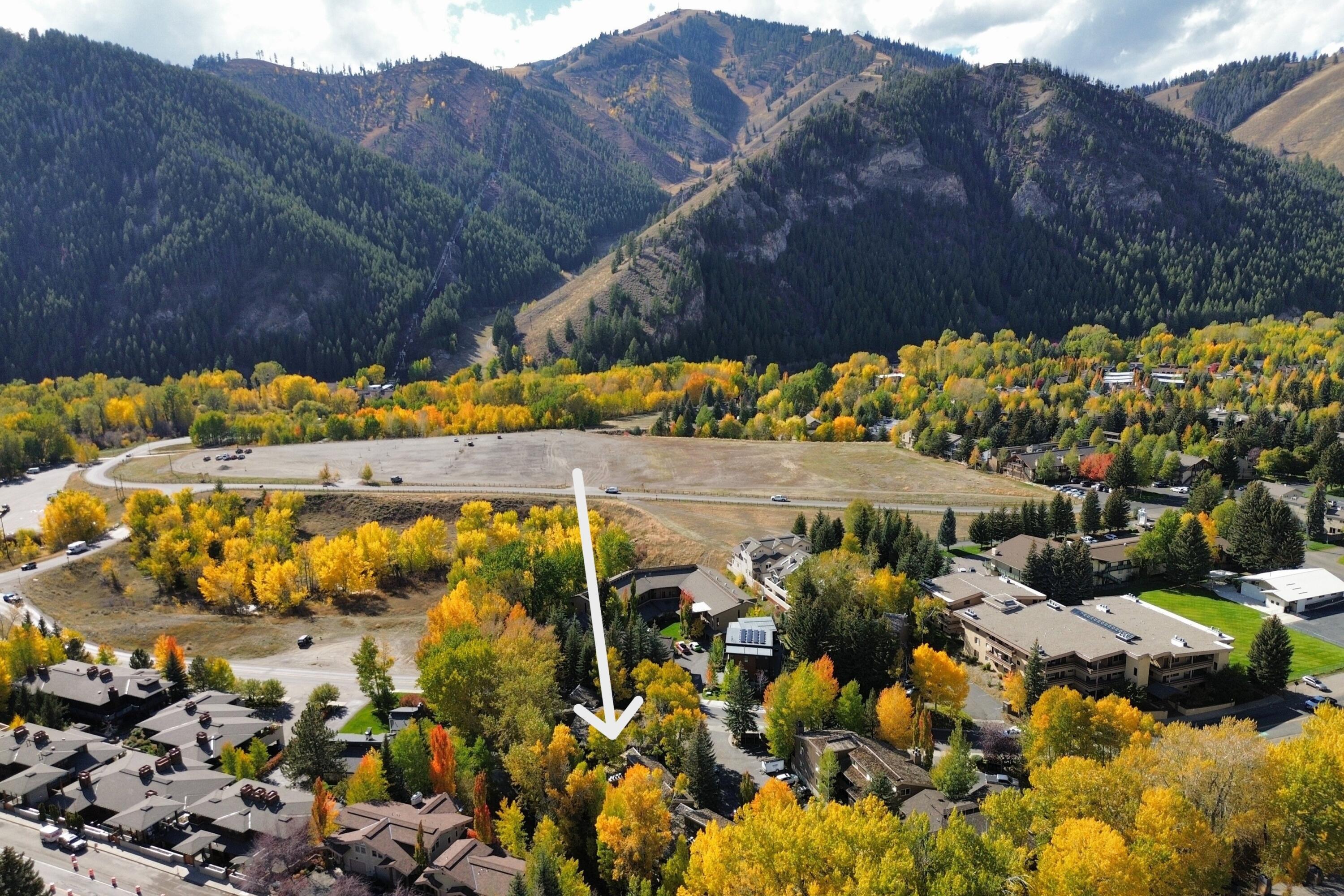 460 2nd Avenue South, Unit 30 Ketchum, ID 83340 - Photo 4 of 24 004_bridgepoint_aerial_to_baldy_with_arr