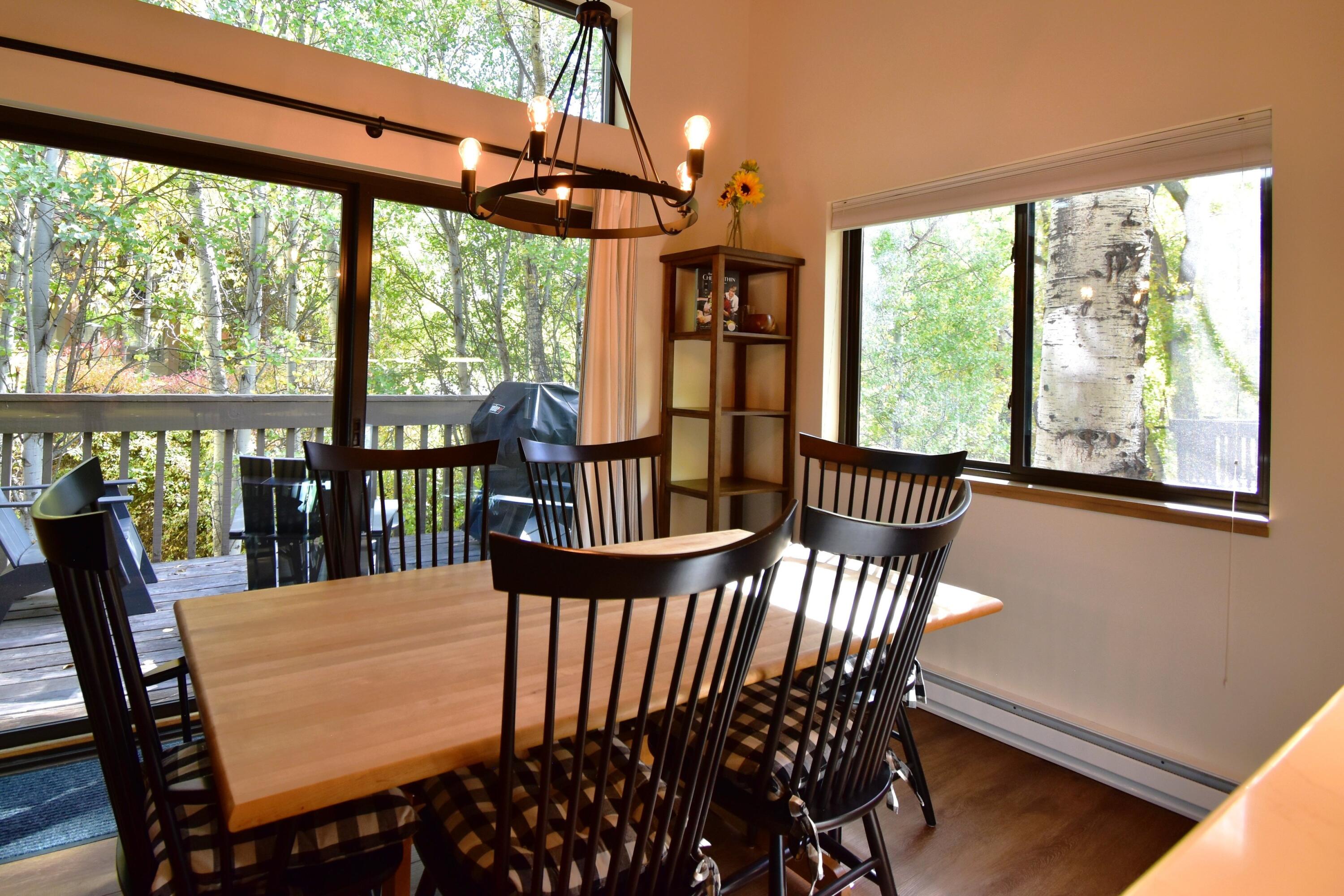 460 2nd Avenue South, Unit 30 Ketchum, ID 83340 - Photo 7 of 24 007_dining_area_2_425
