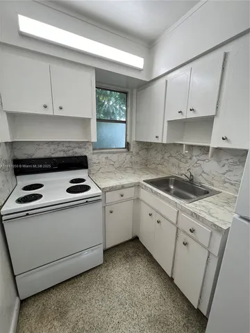 $1,950 | 675 Southwest 7th Avenue, Unit 12, Miami, FL 33130