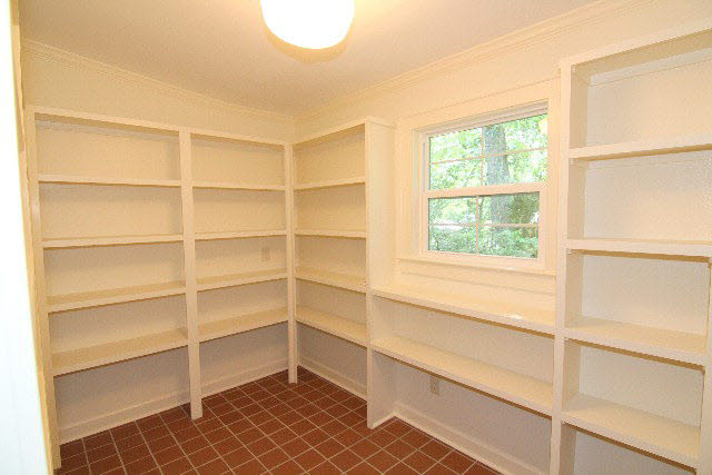 216 Grand Avenue Fairhope, AL 36532 - Photo 8 of 19 Large Pantry