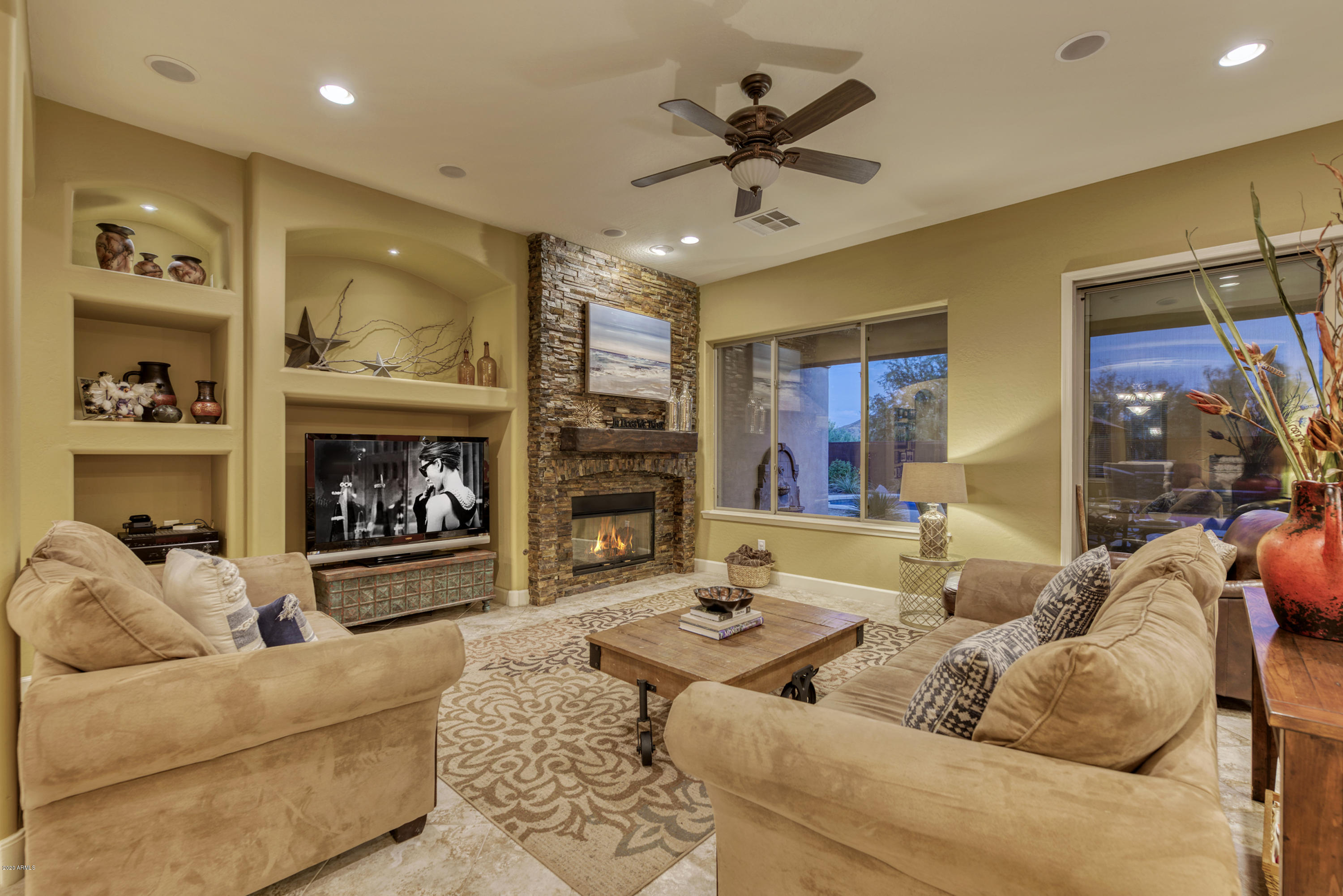 1809 West Sleepy Ranch Road Phoenix, AZ 85085 - Photo 5 of 37 Living Room
