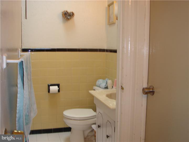 7664 Sherwood Road Philadelphia, PA 19151 - Photo 8 of 11 Bathroom