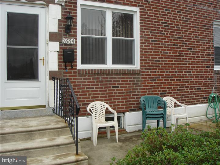 7664 Sherwood Road Philadelphia, PA 19151 - Photo 10 of 11 Patio