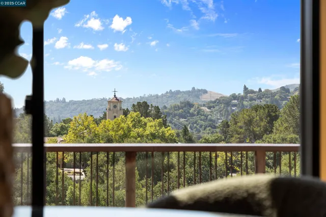$1,925,000 | 25 Watchwood Court, Orinda, CA 94563