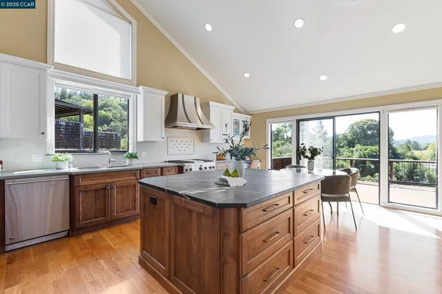 $1,925,000 | 25 Watchwood Court, Orinda, CA 94563